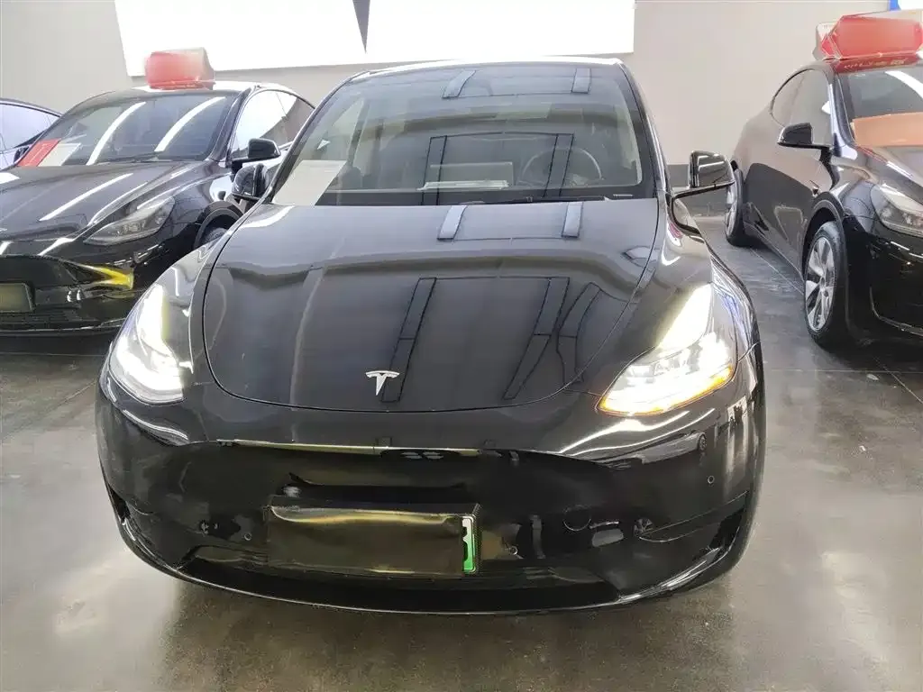 Tesla Model Y — фото 5