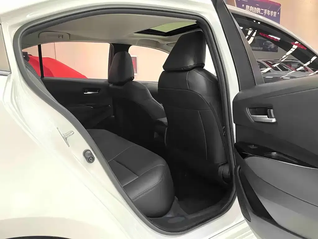 Toyota Corolla 2023 из CN, фото 8