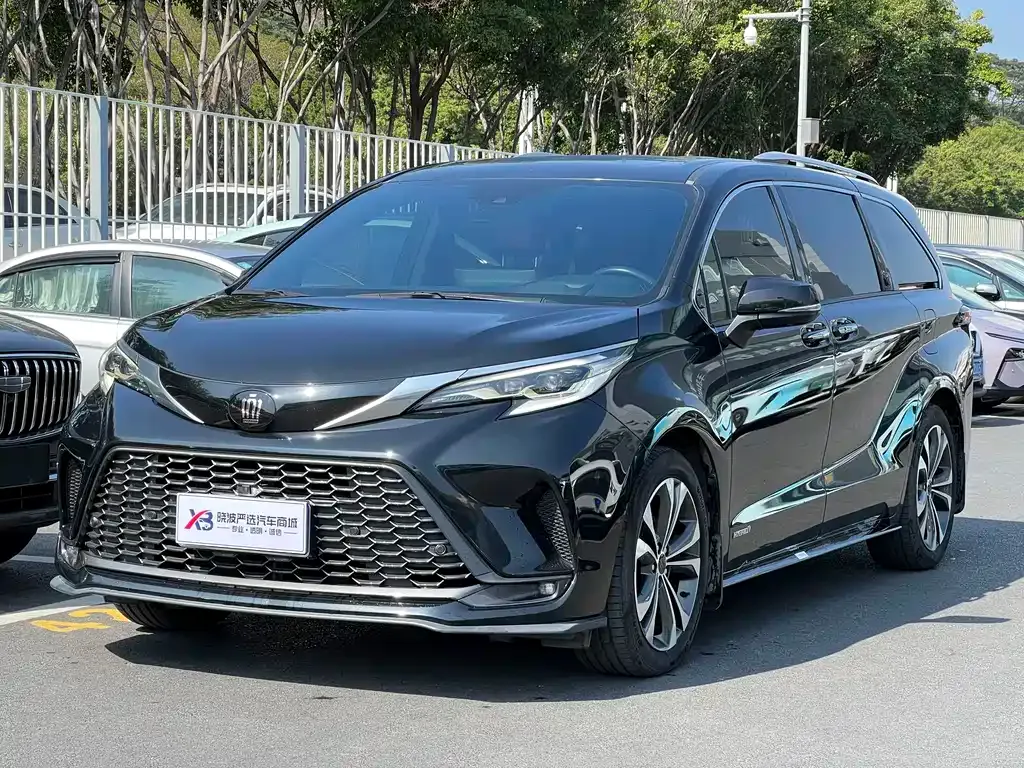 Toyota Granvia 2023 из CN, фото 1