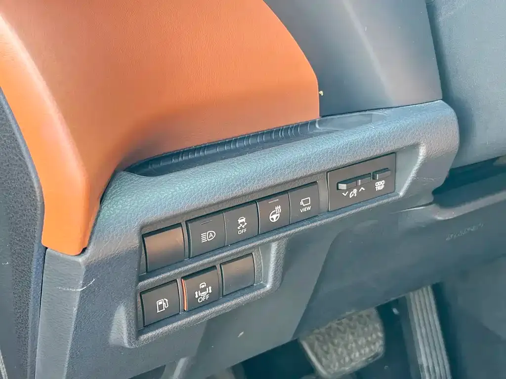 Toyota Granvia 2023 из CN, фото 4