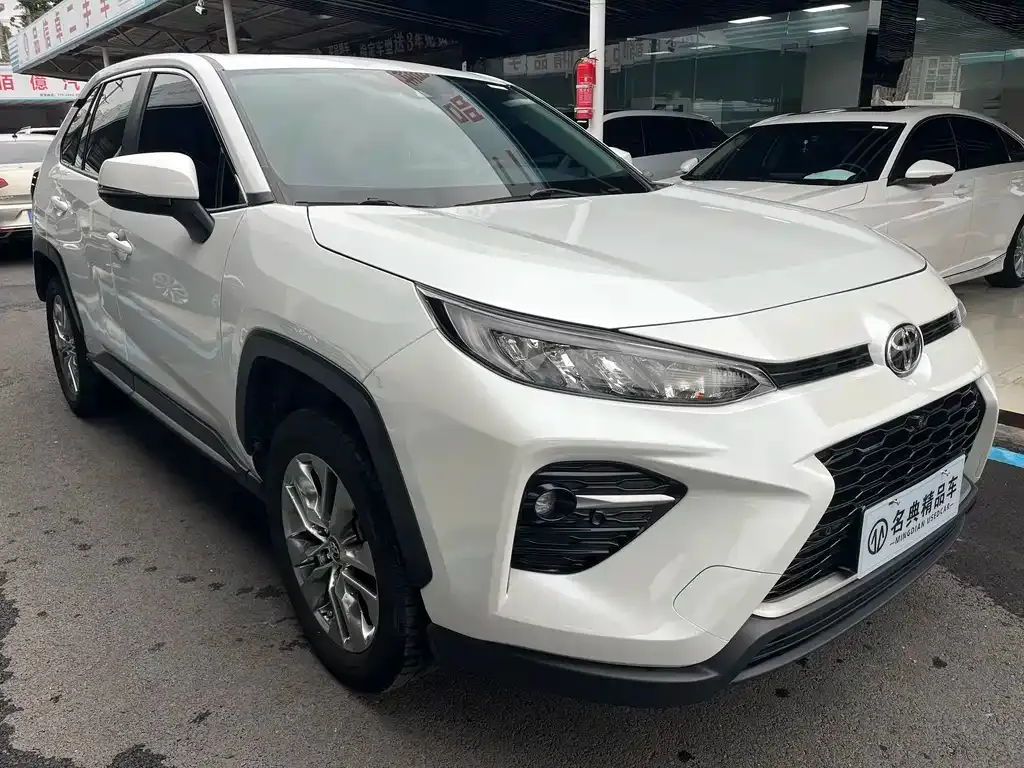 Toyota Wildlander — фото 9