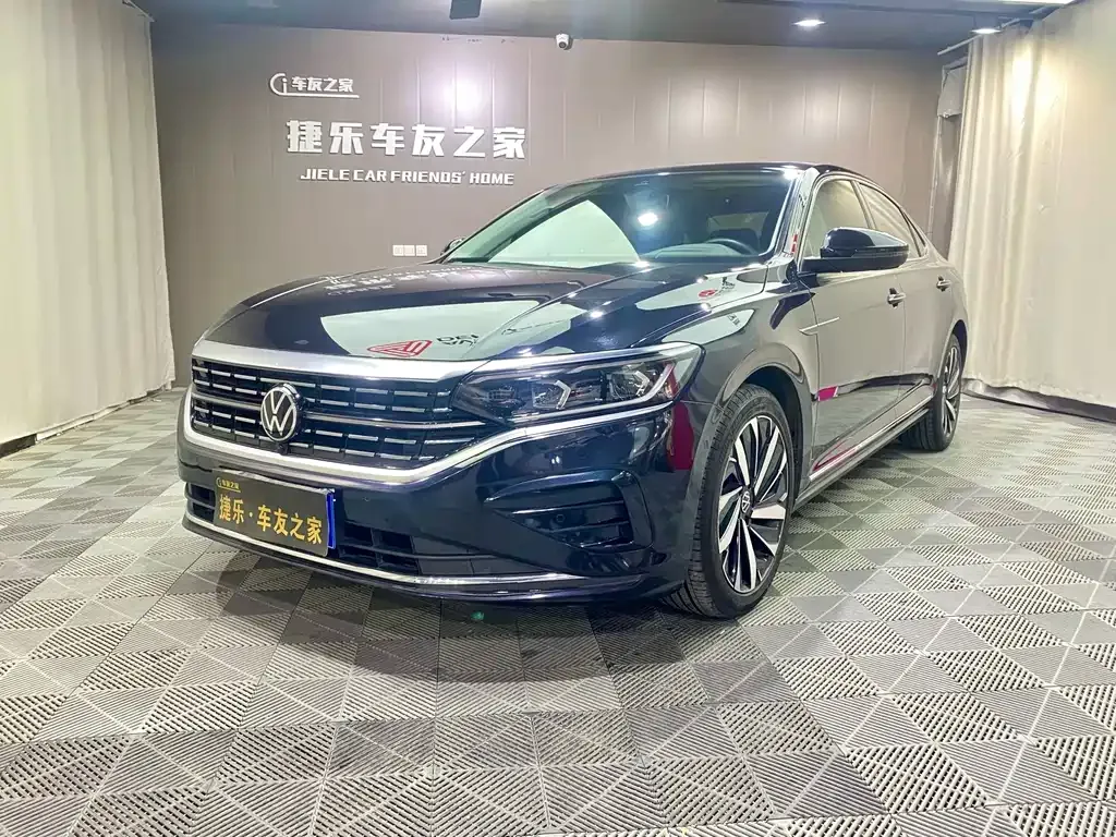 Volkswagen Passat — фото 1