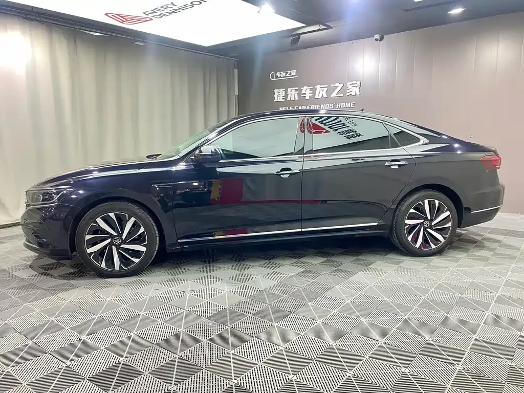 Volkswagen Passat — фото 10
