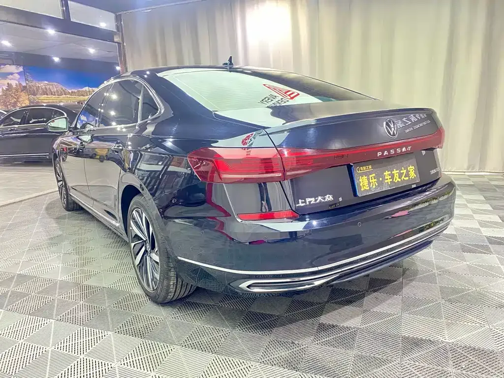 Volkswagen Passat — фото 5