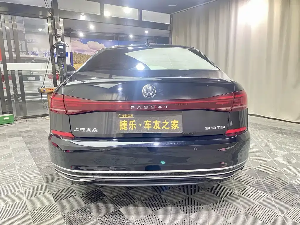 Volkswagen Passat — фото 7