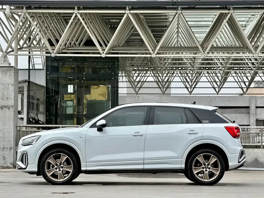 Audi Q2L 2021 из CN, фото 9