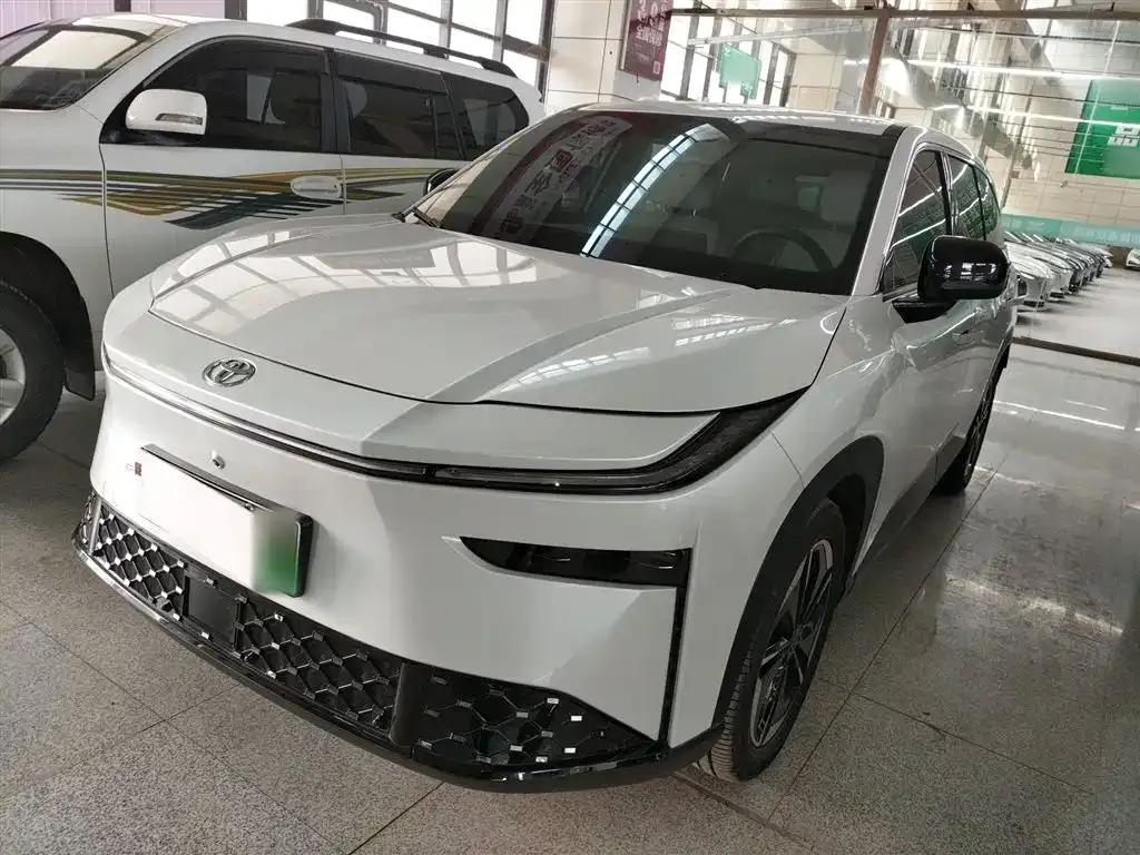Toyota Platinum 3X 2025 из CN, фото 1