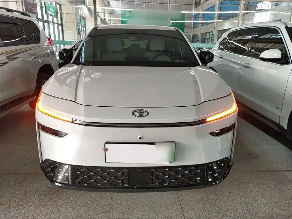 Toyota Platinum 3X 2025 из CN, фото 7