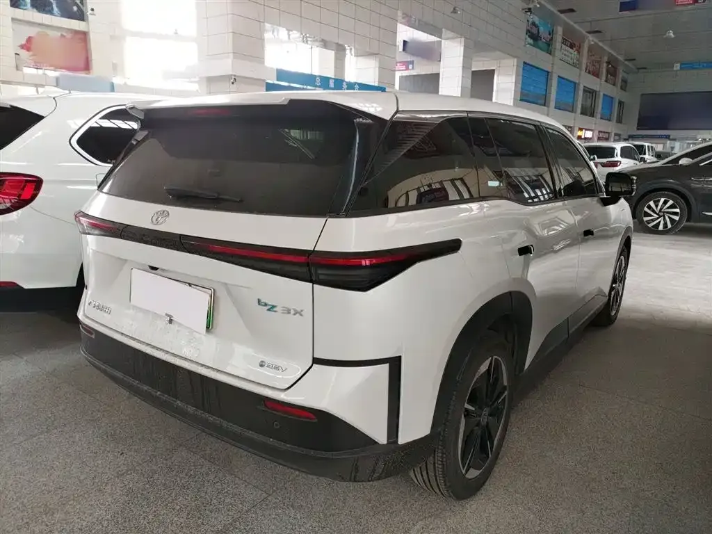 Toyota Platinum 3X 2025 из CN, фото 6