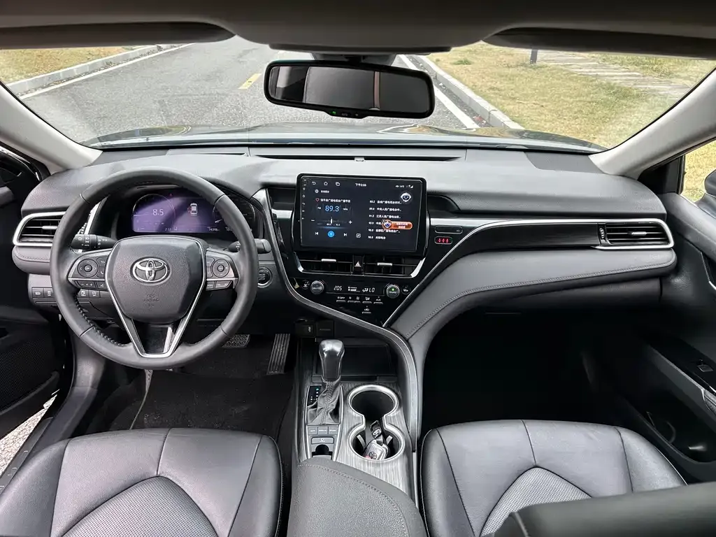 Toyota Camry 2022 из CN, фото 2