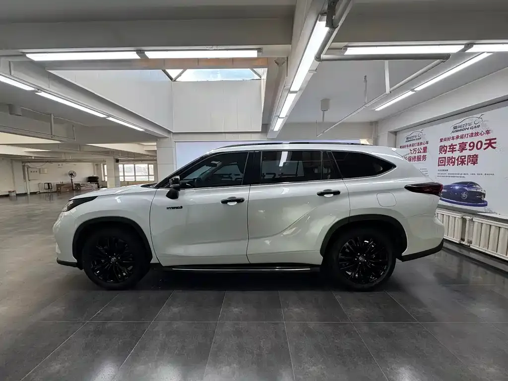 Toyota Highlander — фото 4