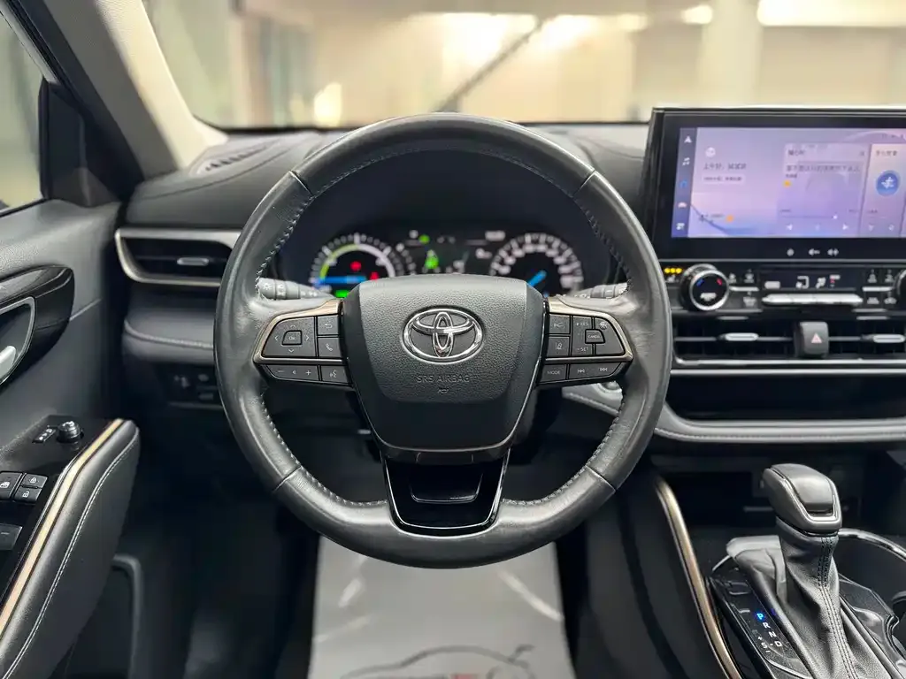 Toyota Highlander — фото 5