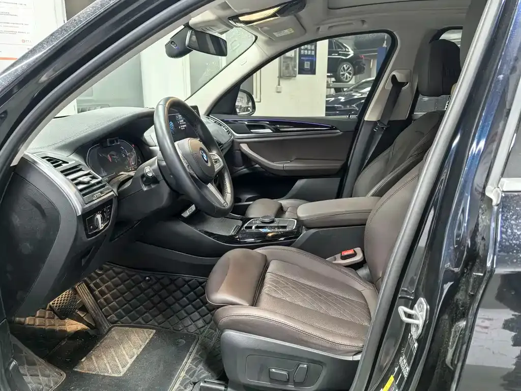 BMW iX3 2024 из CN, фото 2