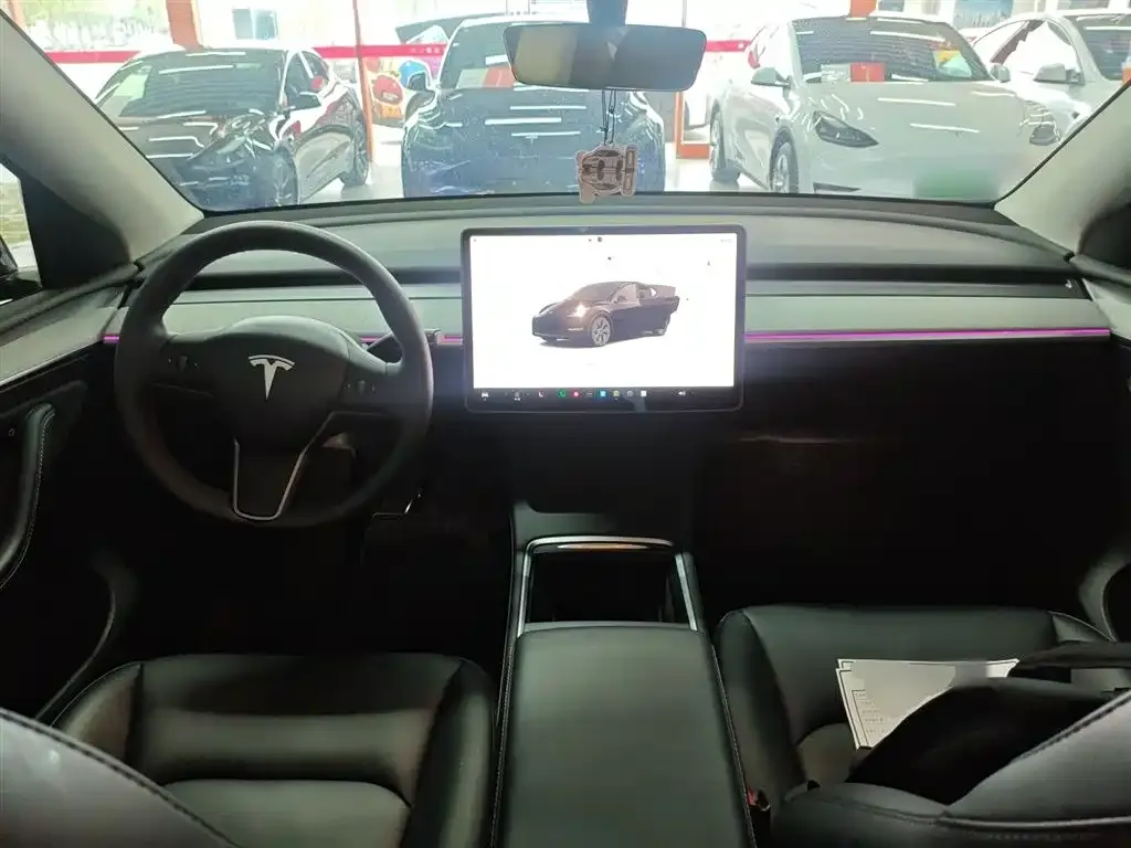 Tesla Model Y — фото 2