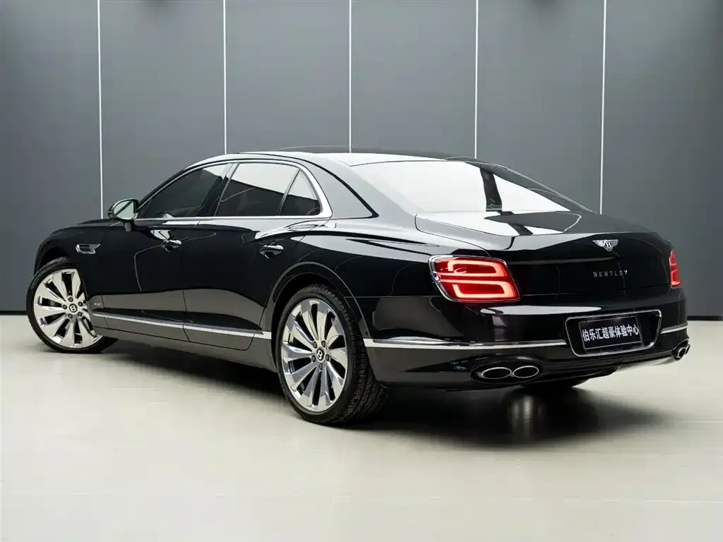 Bentley Flying Spur — фото 2