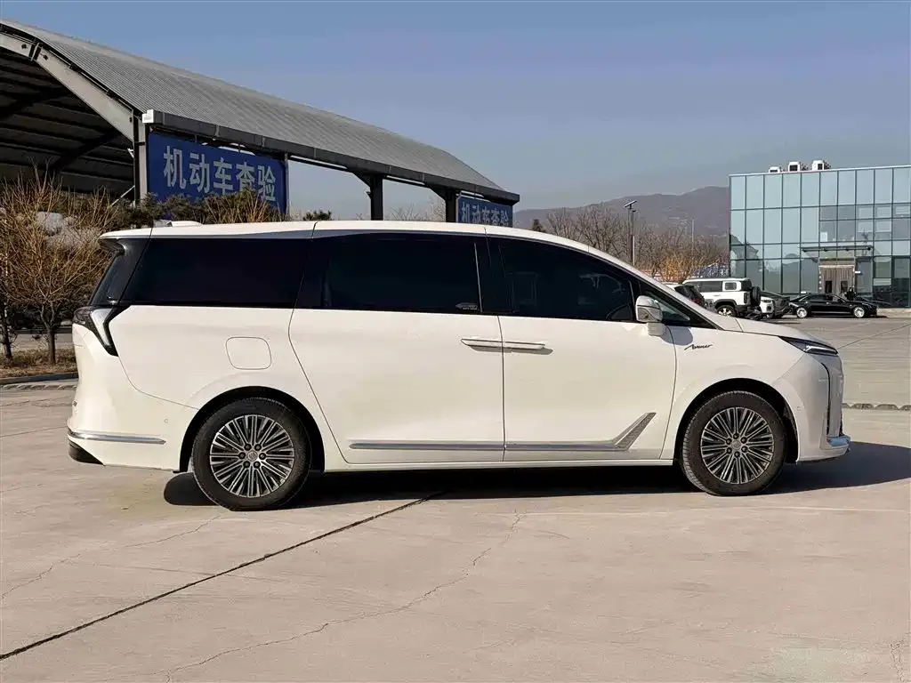 Buick GL8 Hybrid — фото 9