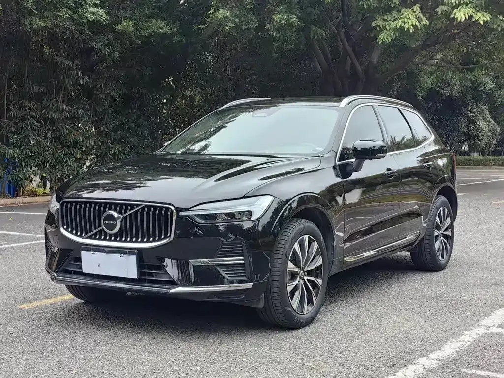 Volvo XC60 — фото 1