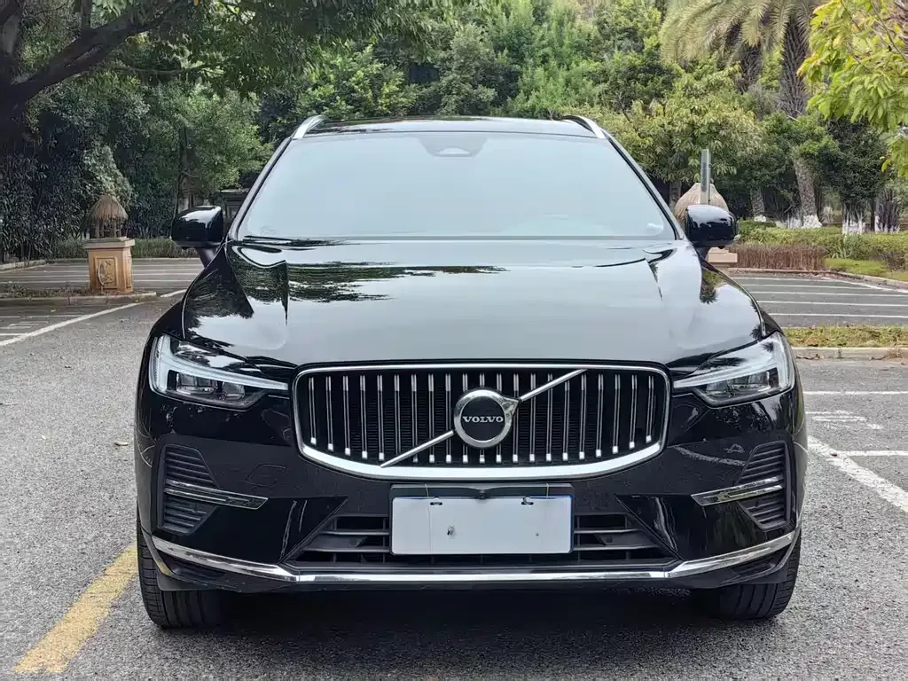 Volvo XC60 — фото 10