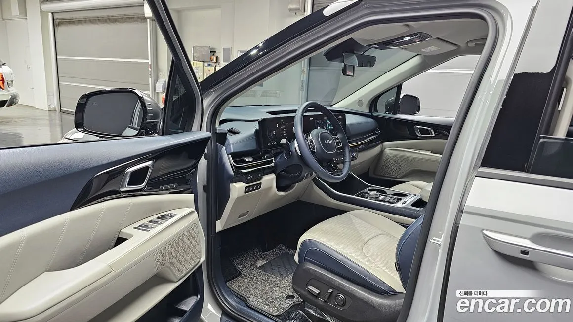 Kia Carnival — фото 10