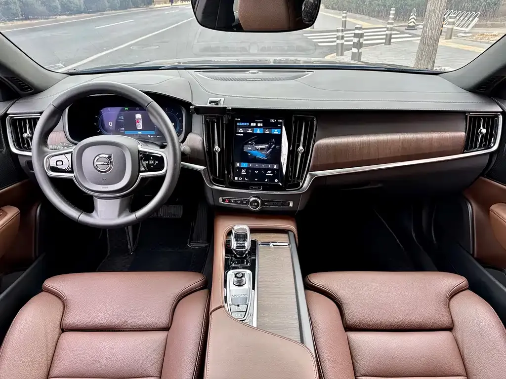 Volvo S90 — фото 8