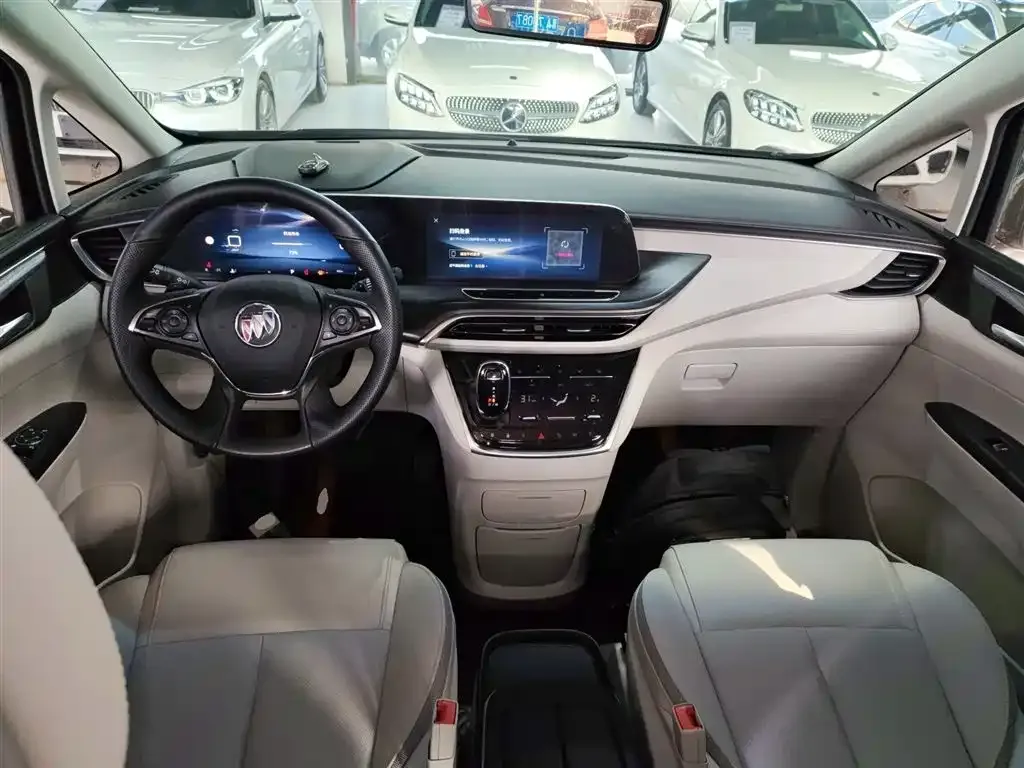 Buick GL8 2023 из CN, фото 3