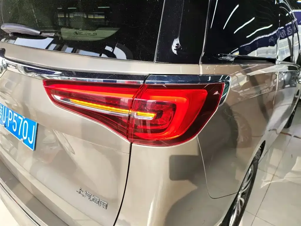 Buick GL8 2023 из CN, фото 2