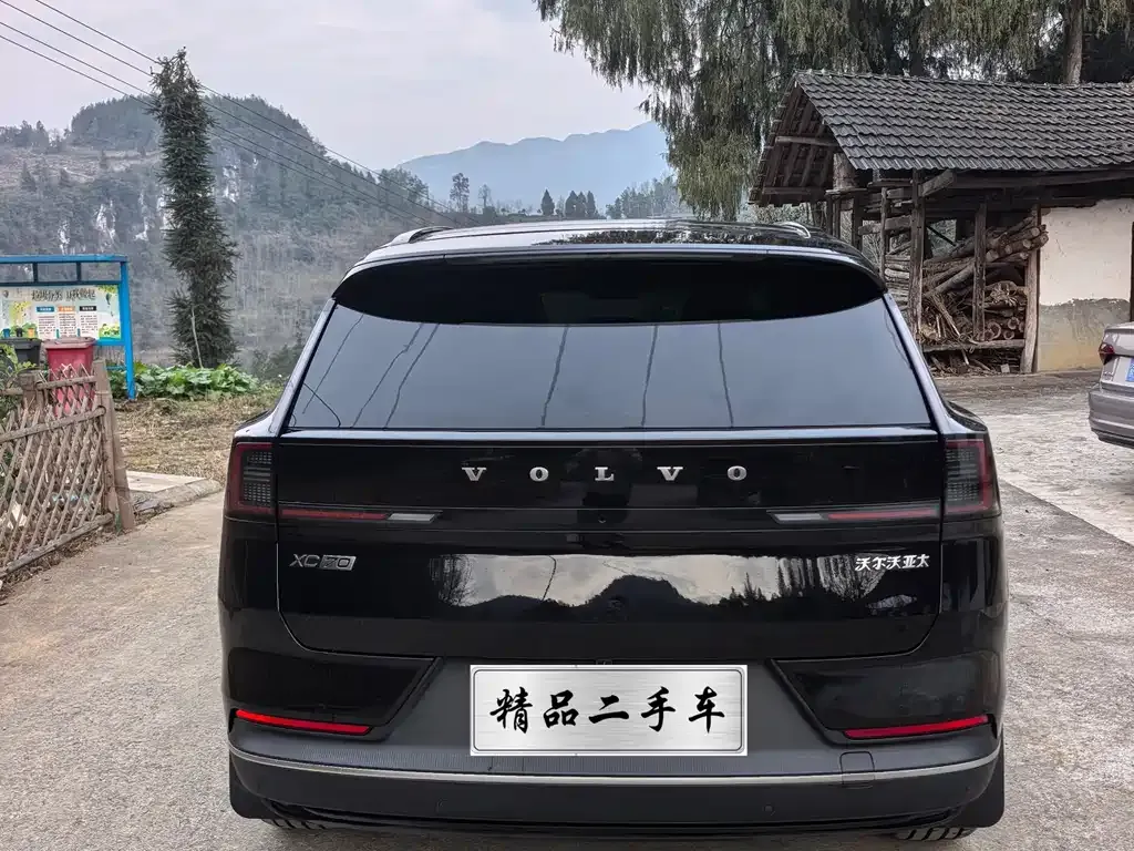 Volvo XC70 Plug-in Hybrid — фото 6