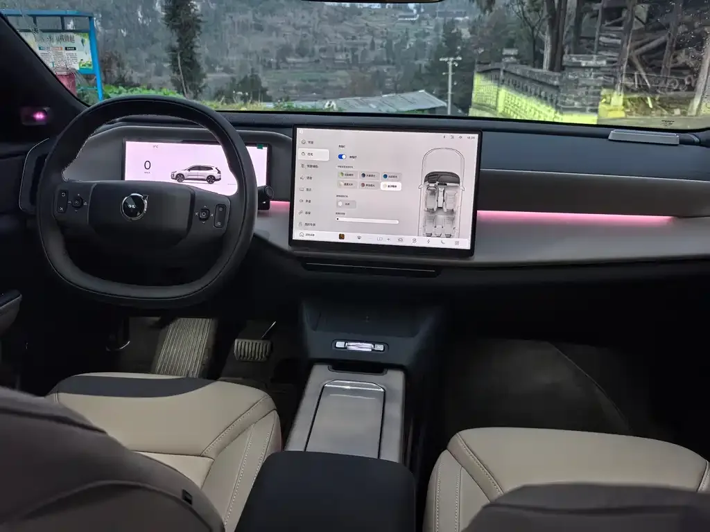 Volvo XC70 Plug-in Hybrid — фото 4