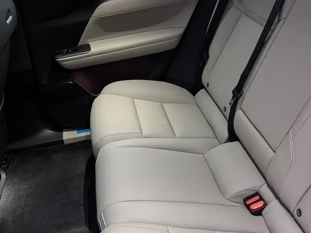 Volvo XC70 Plug-in Hybrid — фото 5