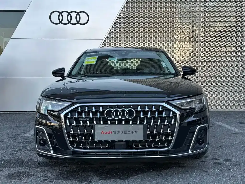 Audi A8 — фото 7
