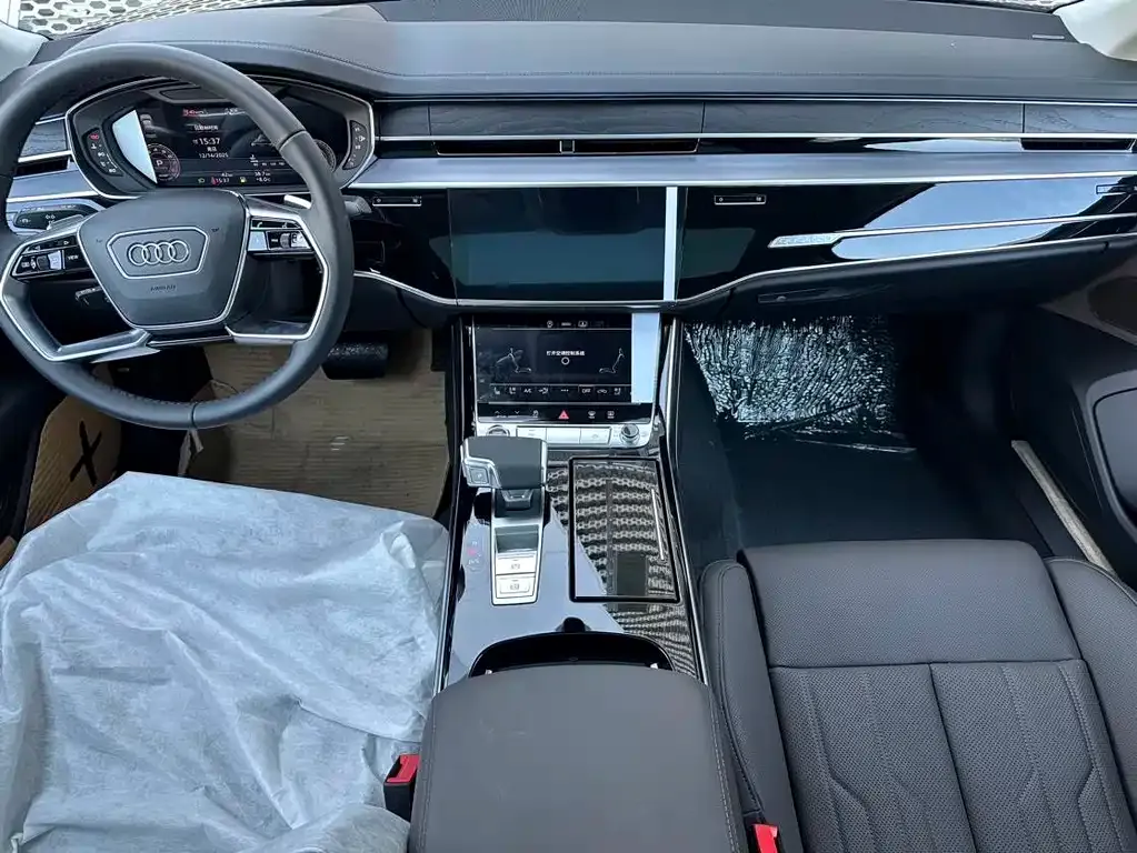 Audi A8 — фото 6