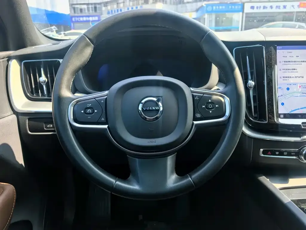 Volvo XC60 2022 из CN, фото 5