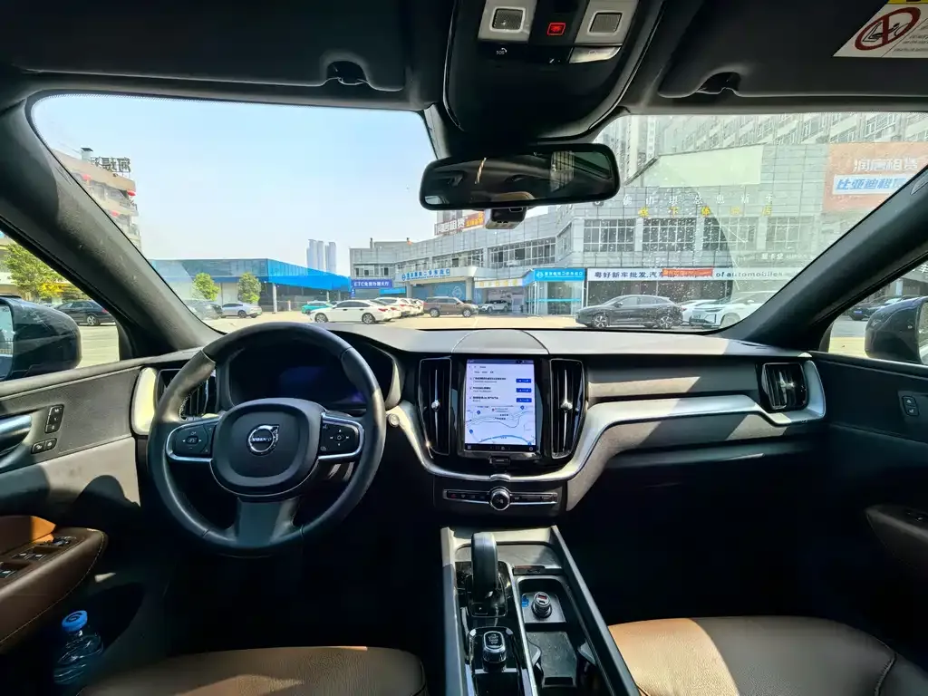 Volvo XC60 2022 из CN, фото 4