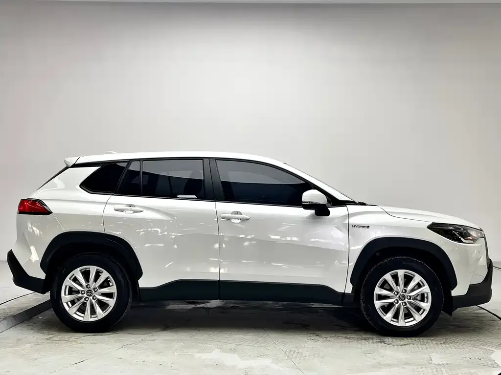 Toyota Corolla Cross 2024 из CN, фото 4