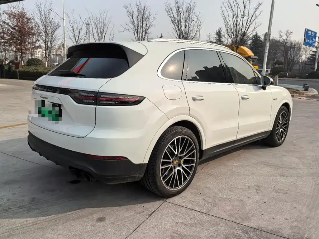 Porsche Cayenne Hybrid — фото 4
