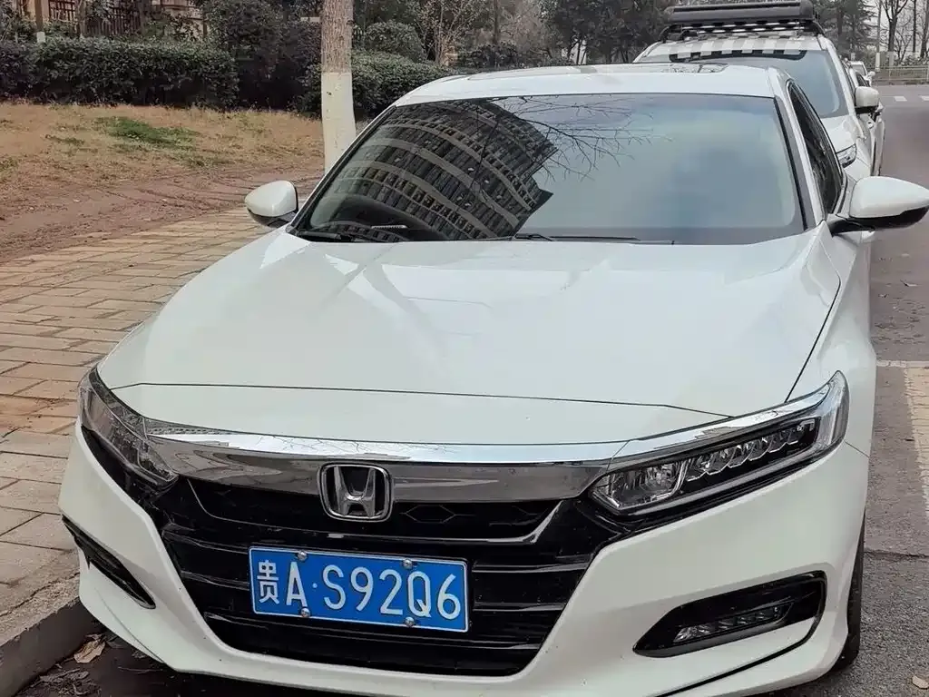 Honda Accord — фото 9