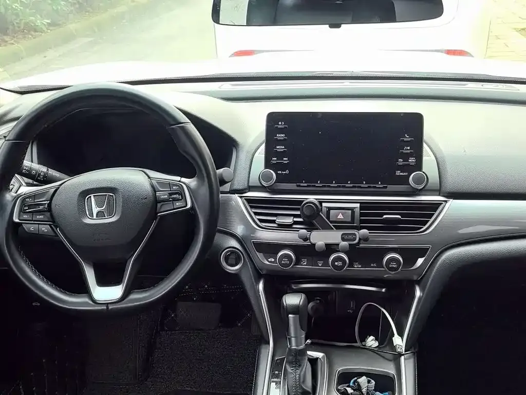 Honda Accord — фото 3
