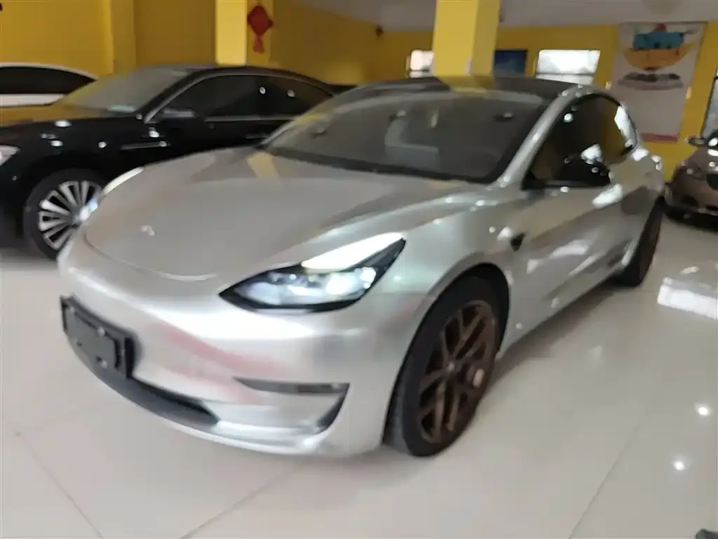 Tesla Model 3 — фото 3