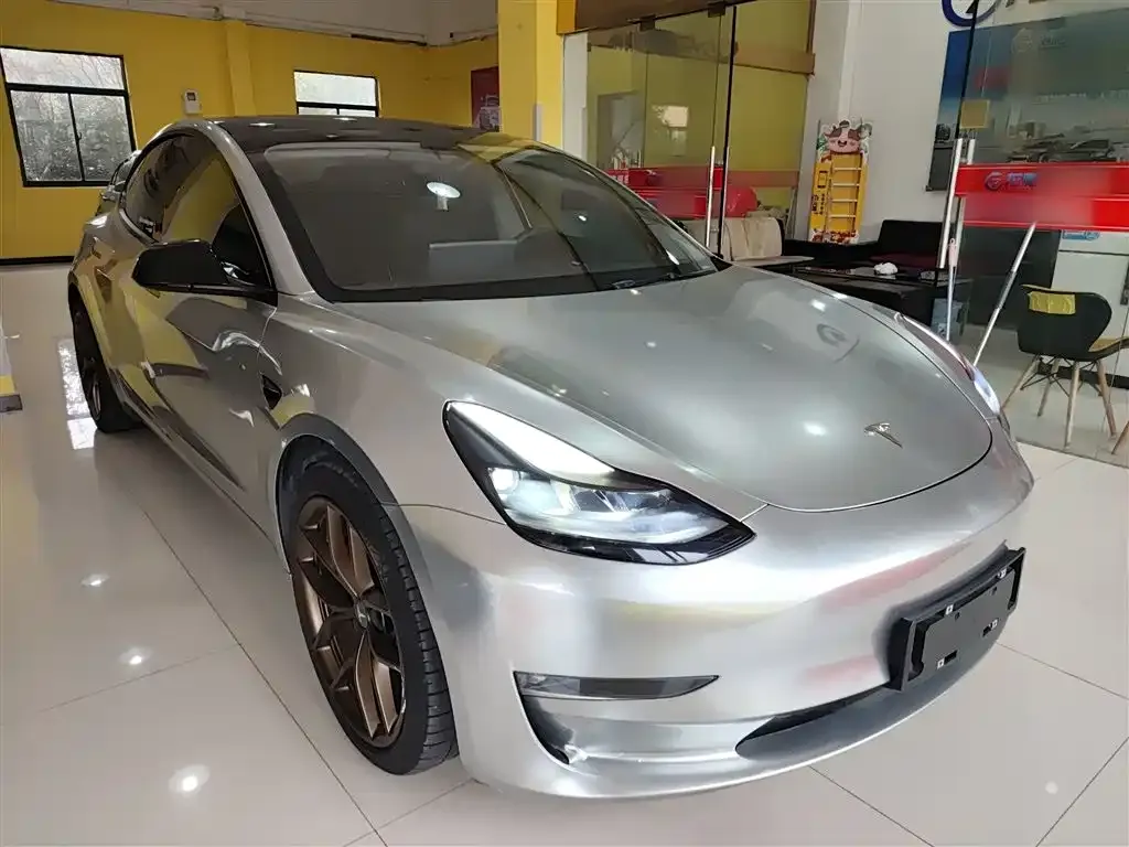 Tesla Model 3 — фото 4