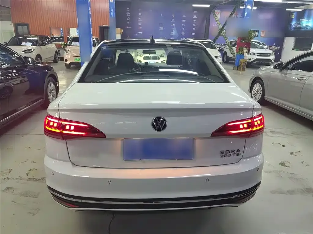Volkswagen Bora 2024 из CN, фото 10