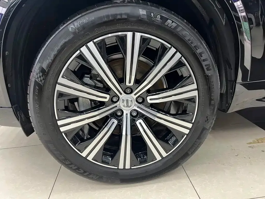 Volvo XC90 — фото 10