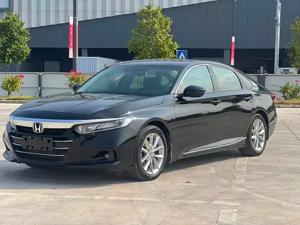 Honda Accord — фото 1