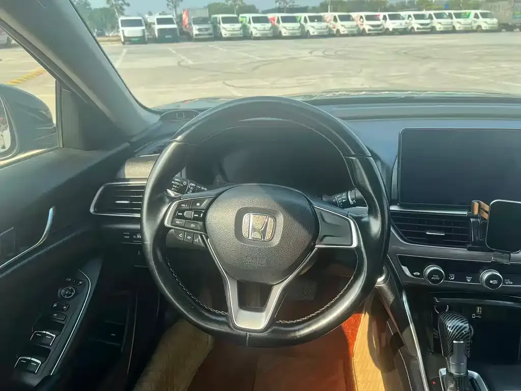 Honda Accord — фото 4