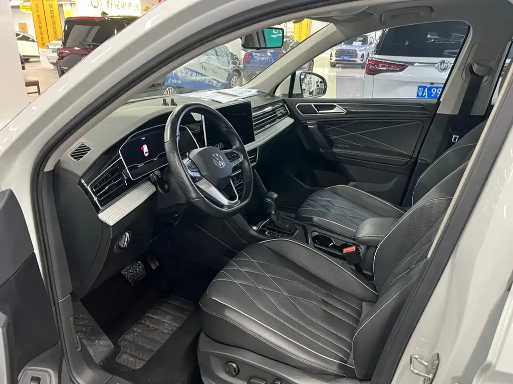 Volkswagen Tiguan L 2023 из CN, фото 4