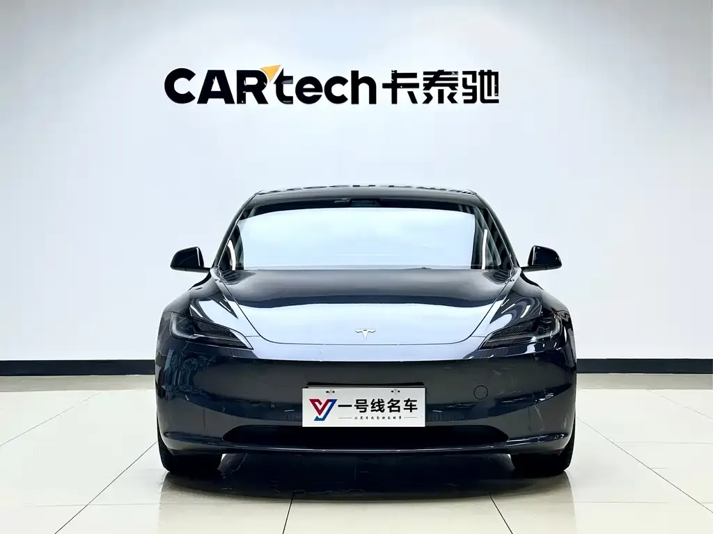 Tesla Model 3 — фото 1