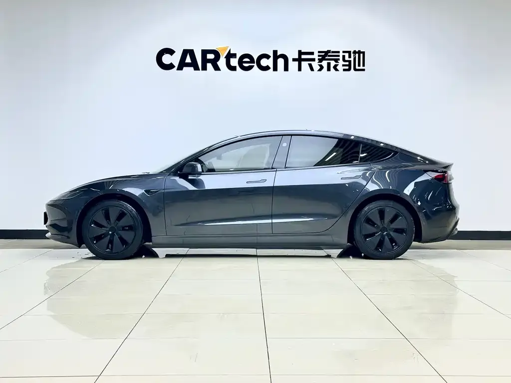 Tesla Model 3 — фото 9