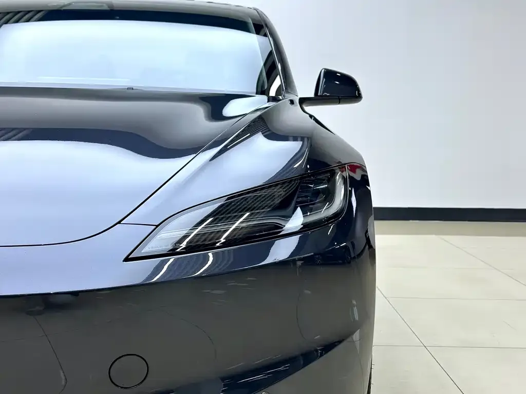 Tesla Model 3 — фото 5