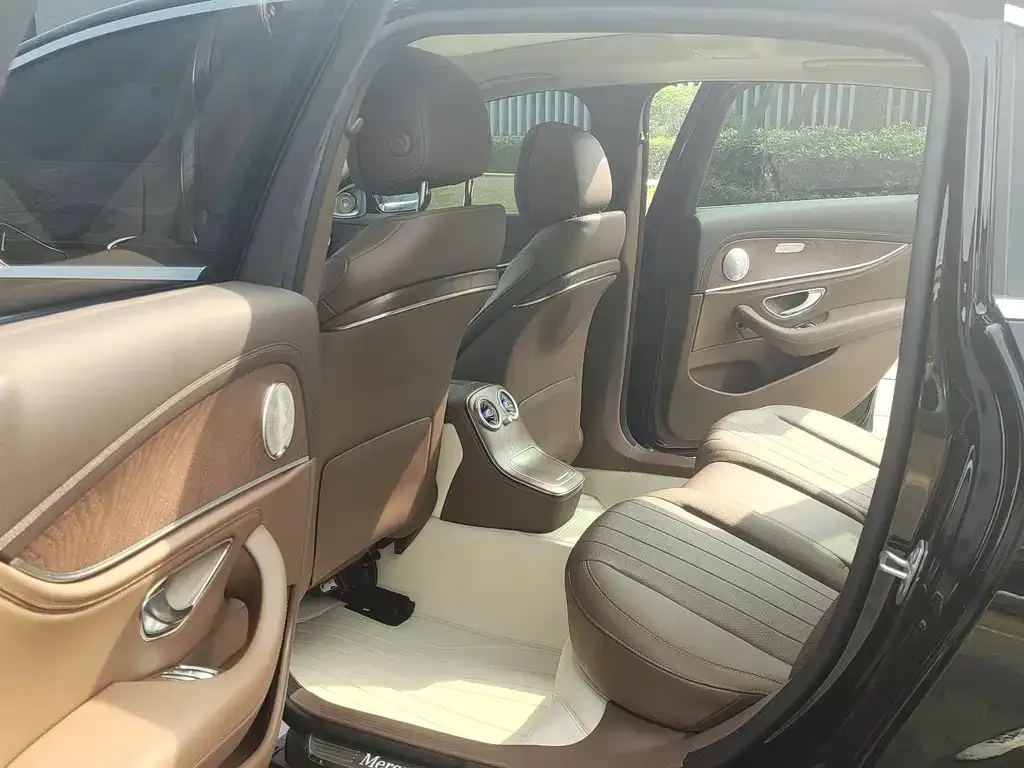 Mercedes-Benz E-Class 2023 из CN, фото 2