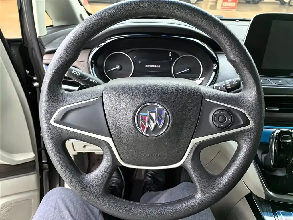 Buick GL8 2024 из CN, фото 10