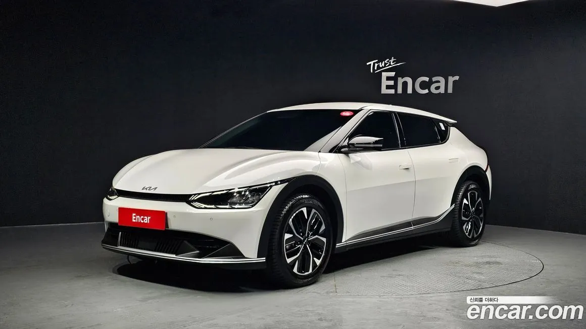 Kia EV6 — фото 1